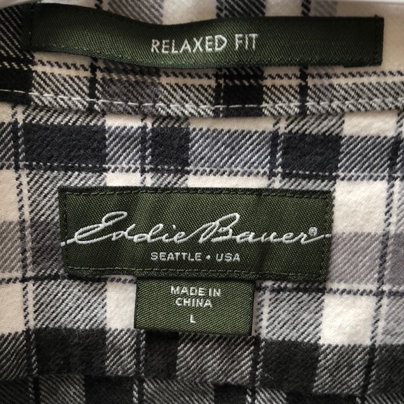 Men’s Black and White Eddie Bauer Flannel - Picture 2 of 4